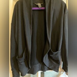 Girl’s Athleta Girl Black Wrap & Roll Cardigan size S/7